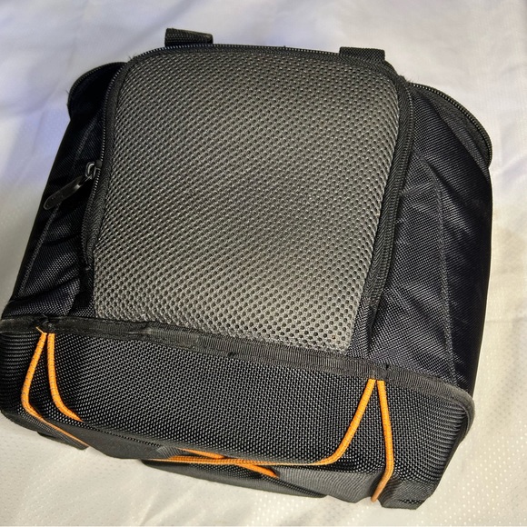 Case Logic DSLR Camera Case Semi Hard Protective Bag Lots of Pockets Sling - Picture 2 of 8